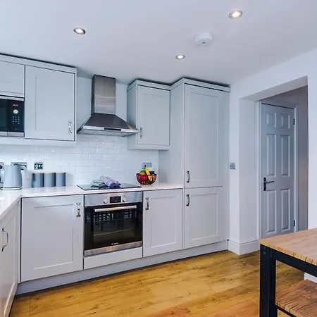 Stylish 3-Bed City Centre Home In Chester By 53 Degrees Property, Ideal For Groups, Private Parking! Exterior photo