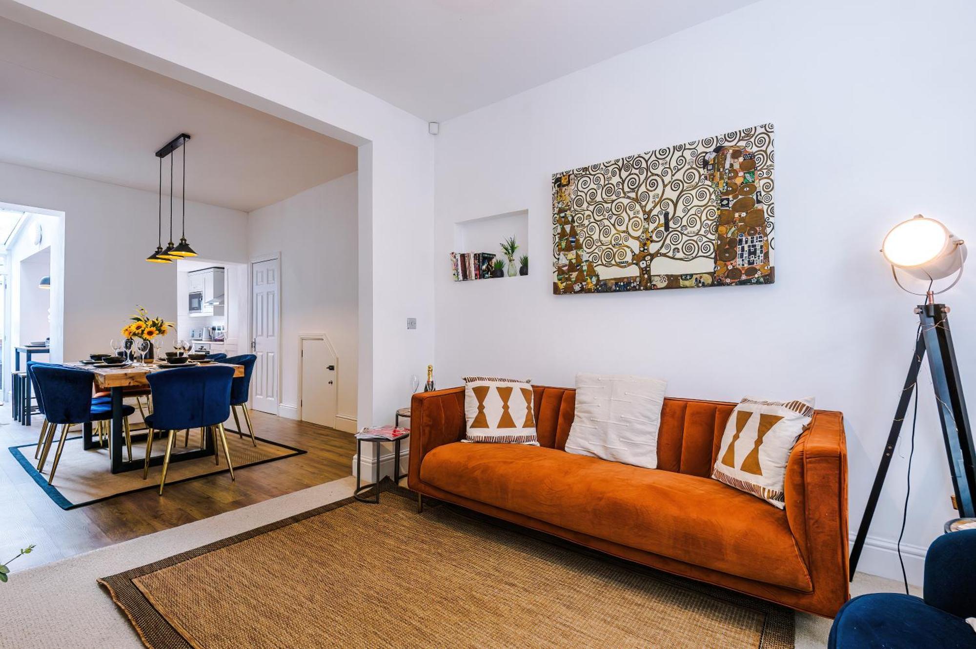 Stylish 3-bed Centre In By 53 Degrees Property, Ideal For Groups, Private Parking!